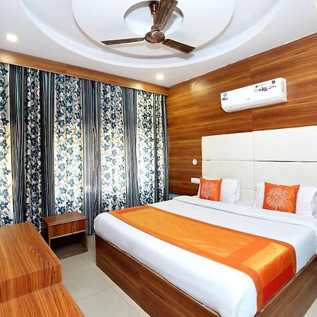 Oyo 8622 Hotel Grand Inn Csandígarh Kültér fotó