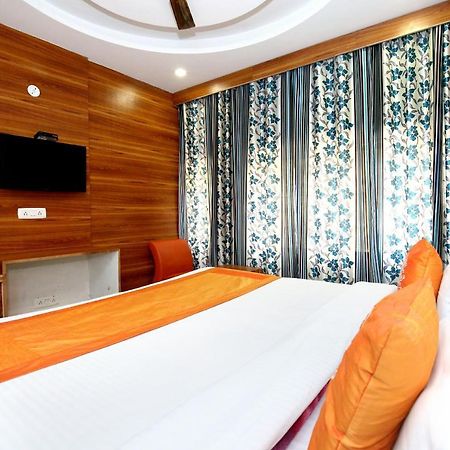 Oyo 8622 Hotel Grand Inn Csandígarh Kültér fotó