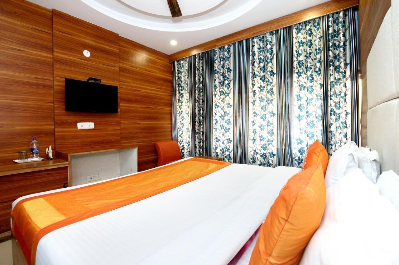 Oyo 8622 Hotel Grand Inn Csandígarh Kültér fotó